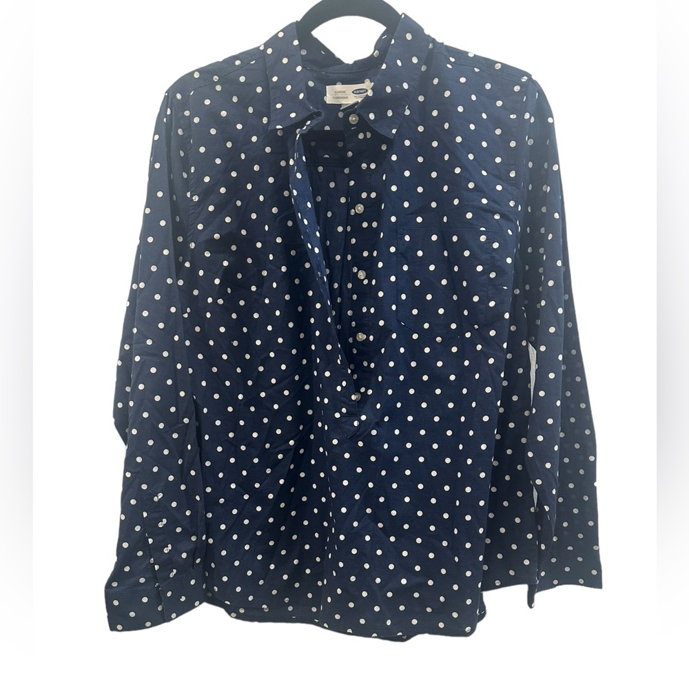 Old navy Polka dot partial button up blouse size  L NWT